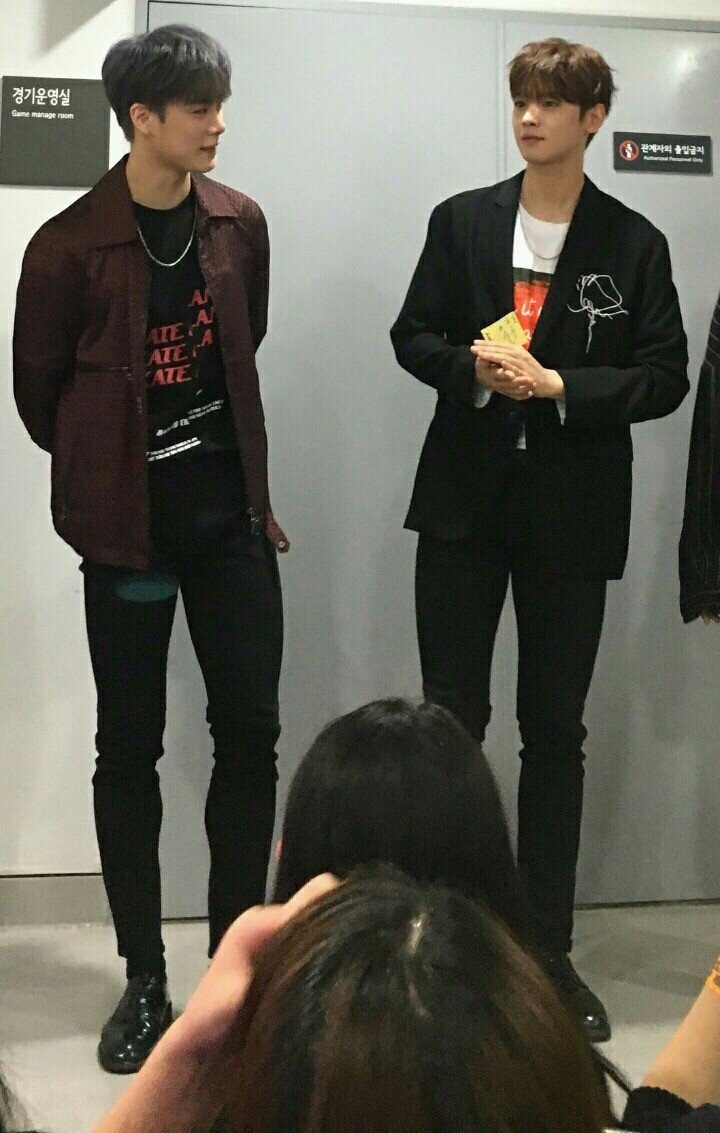 [잡담] 얘네 둘이 같은 그룹인거 너무 사기적임 | 인스티즈