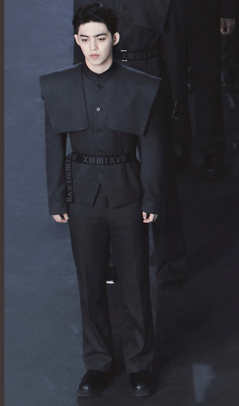 [잡담] 플디 미쳤나봐 세븐틴 의상 허리 띠에 숫자 | 인스티즈