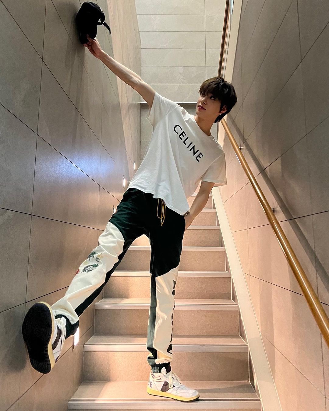 [잡담] 김 슈가링캔디 정우 인스타 무드 보고 갈 사람? | 인스티즈