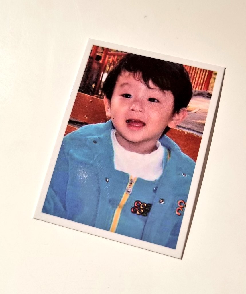 [잡담] 우리 애들 이번 앨범 구성품에 아기 때 사진 들어가 있는 이유 | 인스티즈