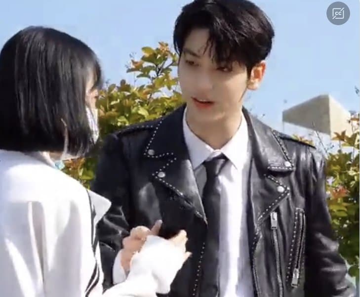 [잡담] 투바투 수빈 팬들만나서 신난 강쥐같아 실물대박일듯 | 인스티즈