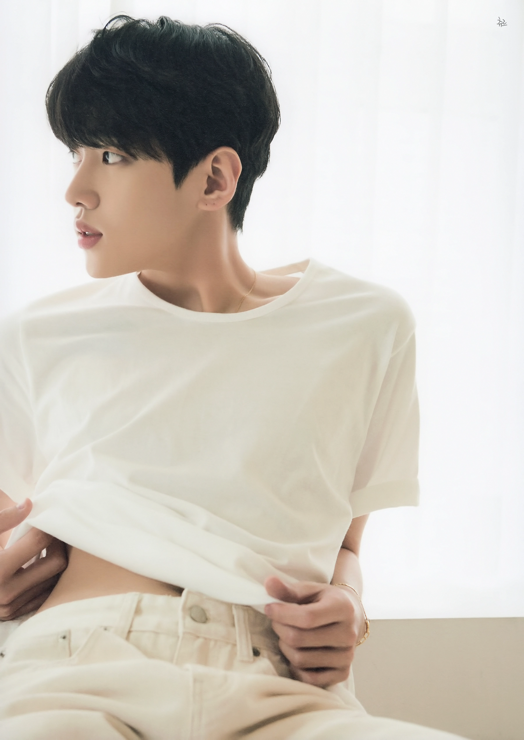 [잡담] 내가 좋아하는 종이돌이 한달 휴직이라 실존돌이랑 바람피려고 왔는데 | 인스티즈