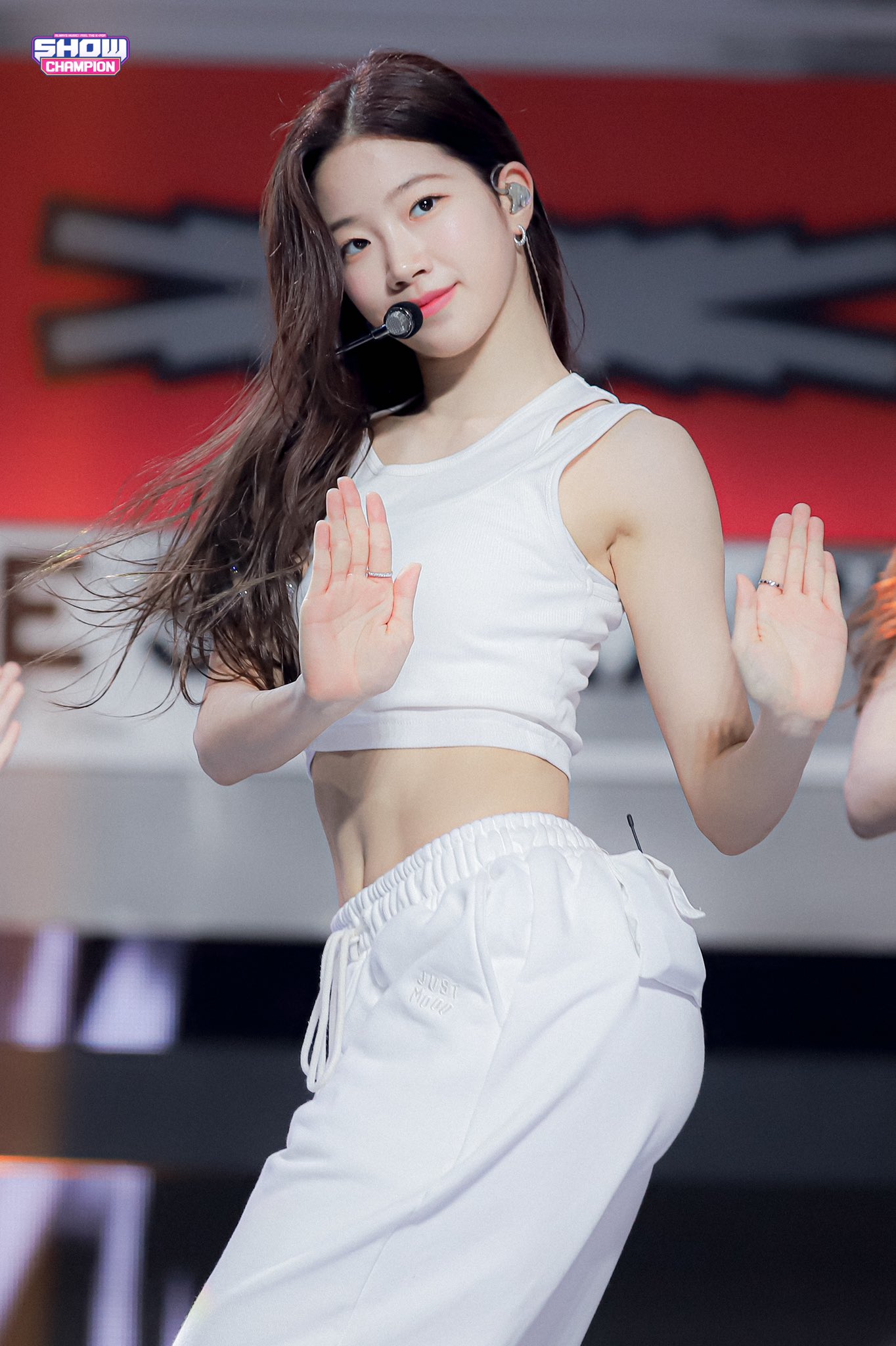 [잡담] 김채원이랑 카즈하 얼굴은 착한데 배가 화났다ㅋㅋㅋㅋ | 인스티즈