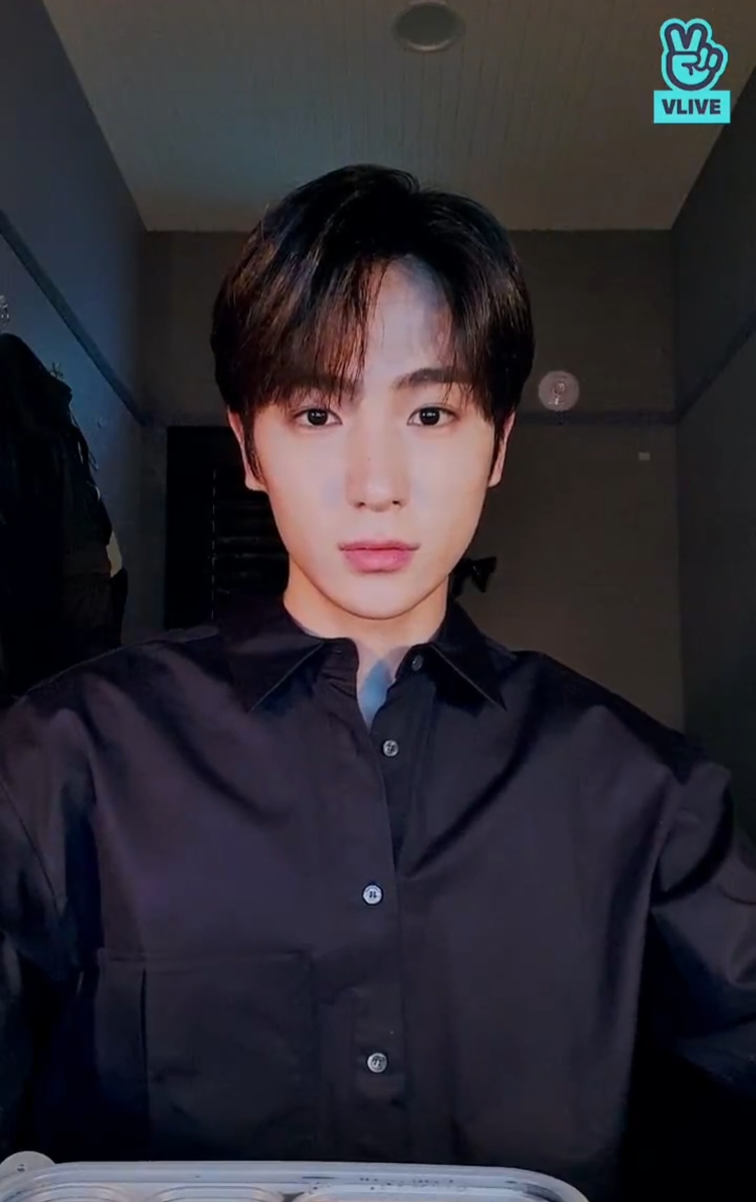 [잡담] 더보이즈 현재 브이앱 하는데 오늘도 레전드 | 인스티즈