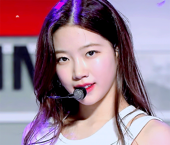 [잡담] 나 카즈하란 여성과 사랑에 빠졋서,,, 얼굴이 너무 최고야,,, | 인스티즈