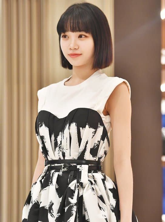 [정보/소식] 알렉산더 맥퀸 기념 행사에 르세라핌 카즈하 김채원 | 인스티즈