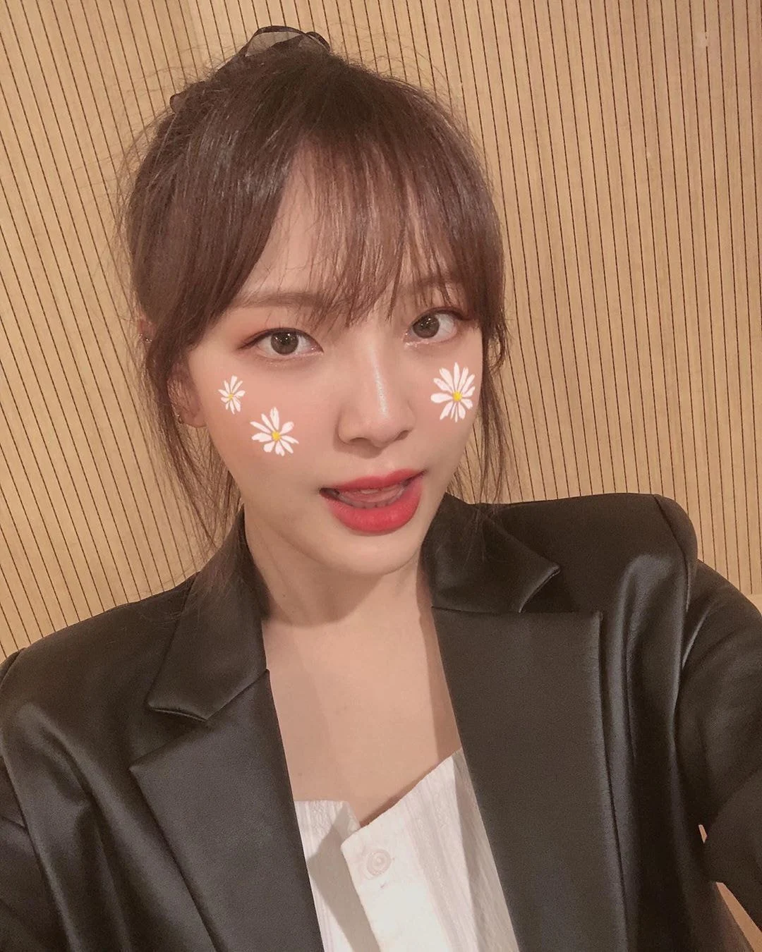 [잡담] 오늘 3시간 뒤에 츠키 수아 아는형님 나와 많관부!!! 😚 | 인스티즈