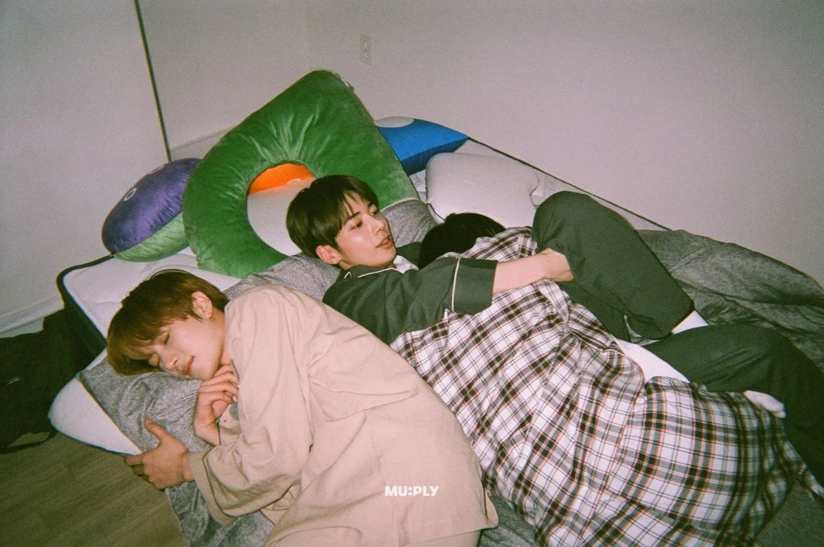 [정보/소식] #돌들의침묵 돌침 수련회장에 투바투의 등장이라! 5월 18일 저녁 8시, 뮤플리 유튜브에서 만나요💚 | 인스티즈