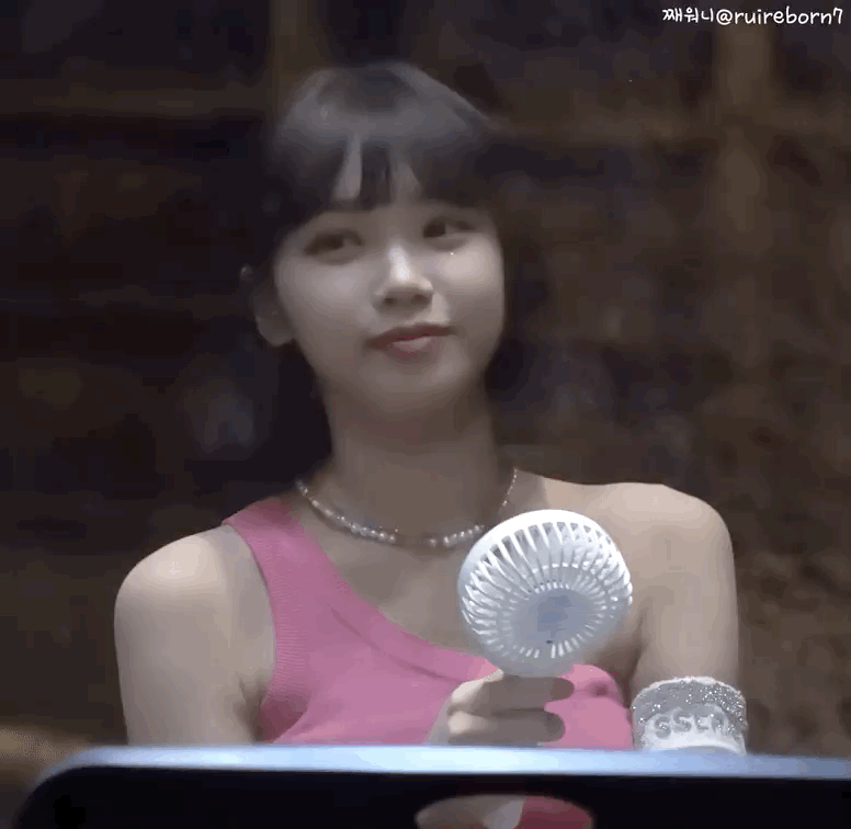 [잡담] 김채원 무슨 광고 찍었어? | 인스티즈