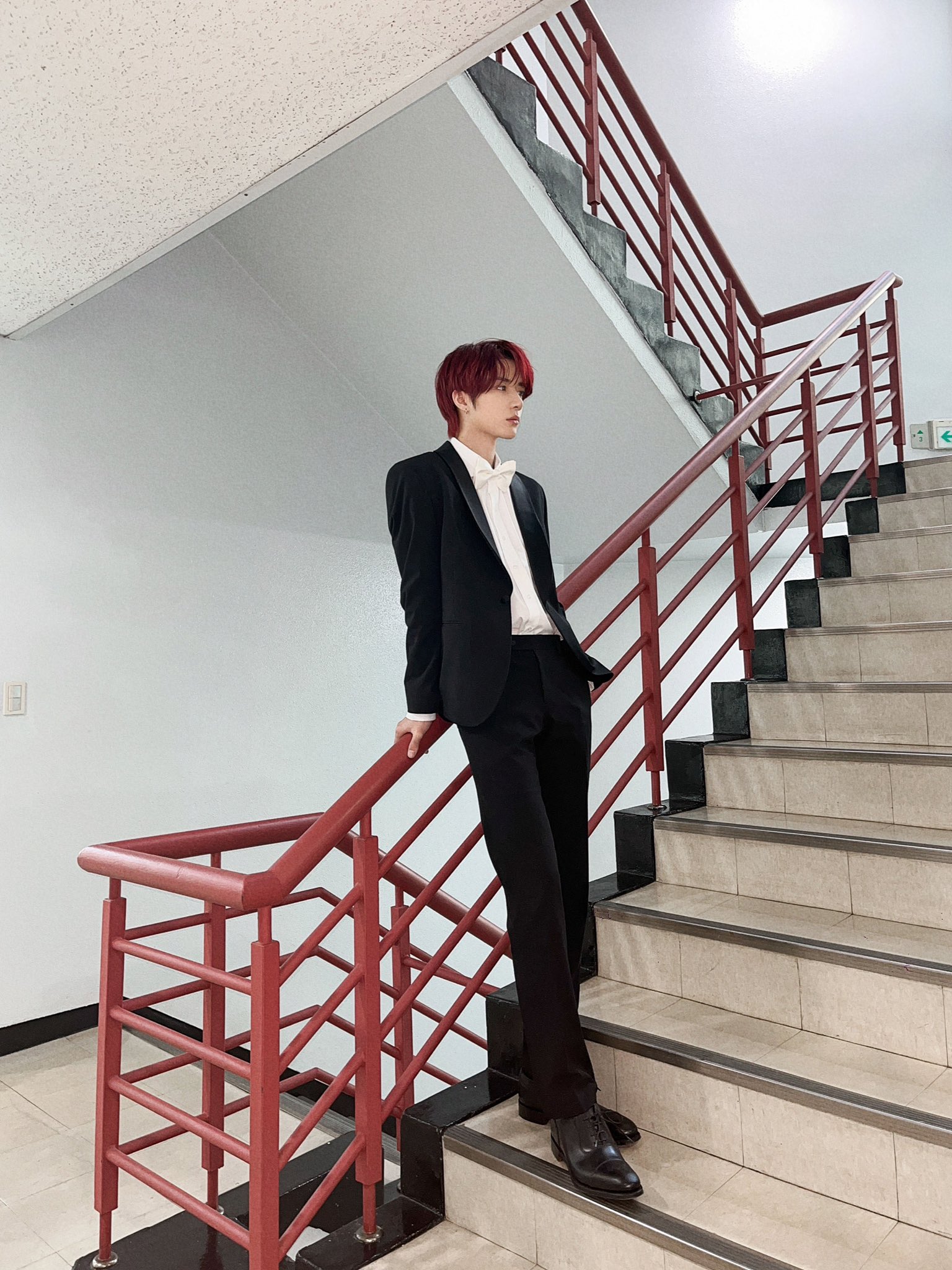 [잡담] 투바투 범규 쪼꼬미인 줄 알았는데 키 큰거 실감 나는 짤 | 인스티즈