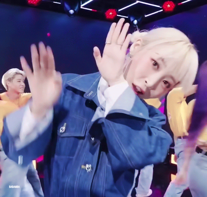 [잡담] 문별 무대의상으로 옷 다양하게 입는거 너무 좋아 | 인스티즈