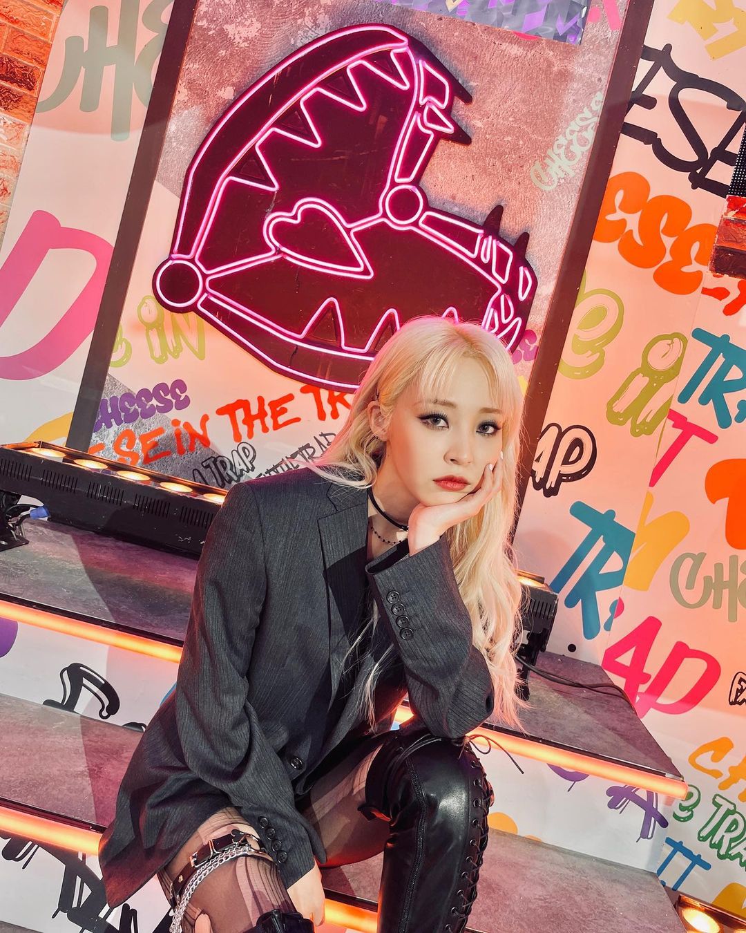 [잡담] 문별 무대의상으로 옷 다양하게 입는거 너무 좋아 | 인스티즈