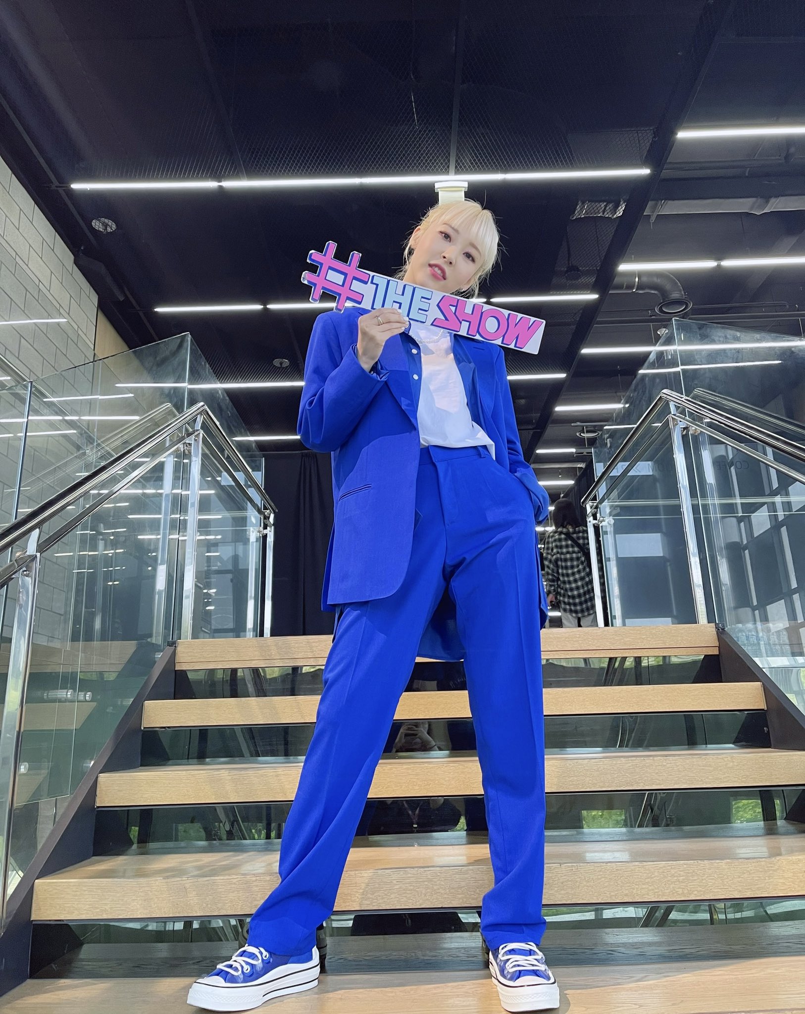 [잡담] 문별 무대의상으로 옷 다양하게 입는거 너무 좋아 | 인스티즈