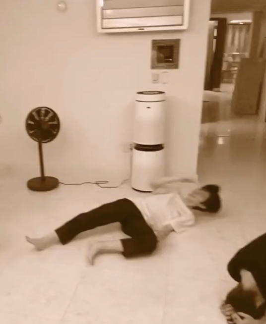 [잡담] 이 남돌 누군지 아는 사람 | 인스티즈