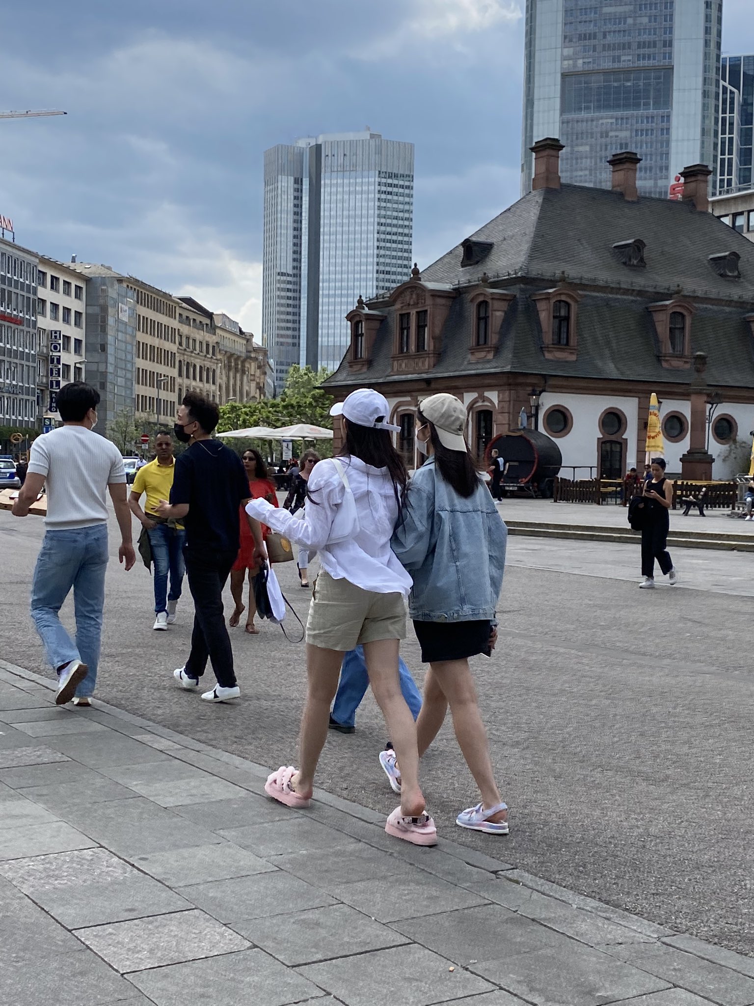 [잡담] 아이브 레이랑 이서 독일 폰카 직찍 짤이라는디 | 인스티즈