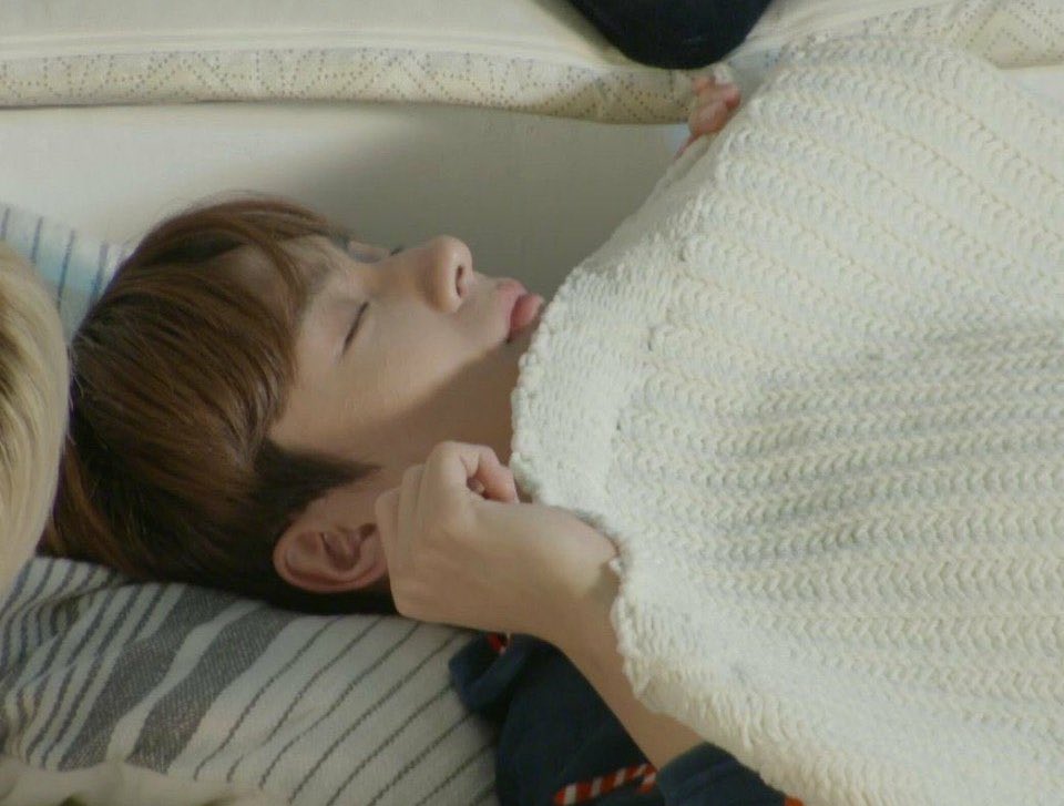 [잡담] 자는 얼굴이 천사세요 | 인스티즈