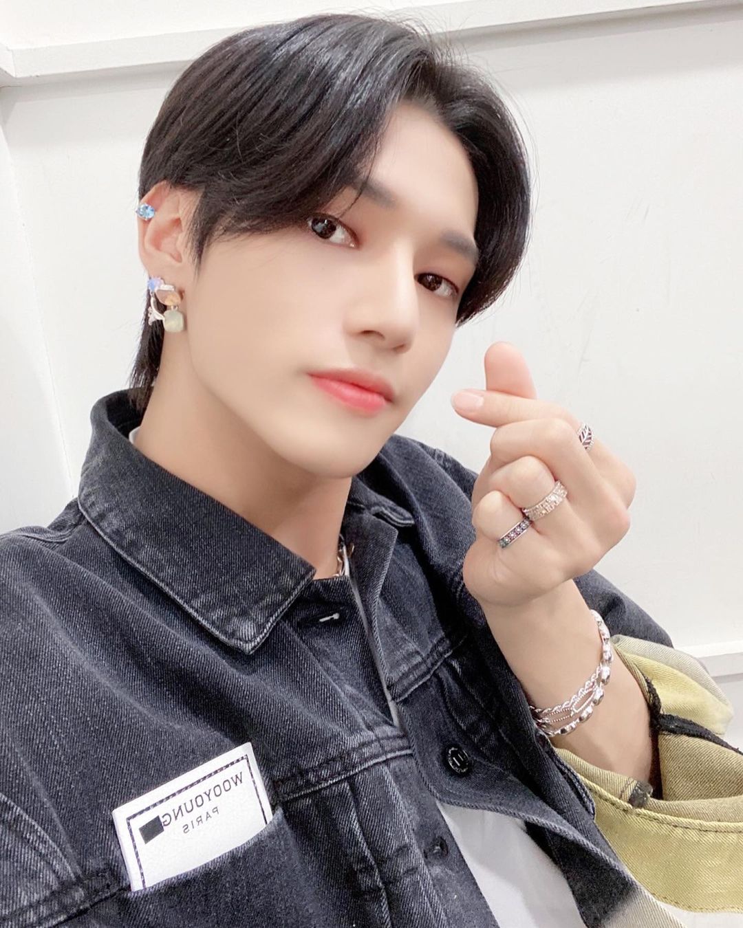 [잡담] 아 우영미 자켓 입었는데 상표 가려서 우영 자켓 입게 된 우영 - 인스티즈(instiz) 연예 카테고리