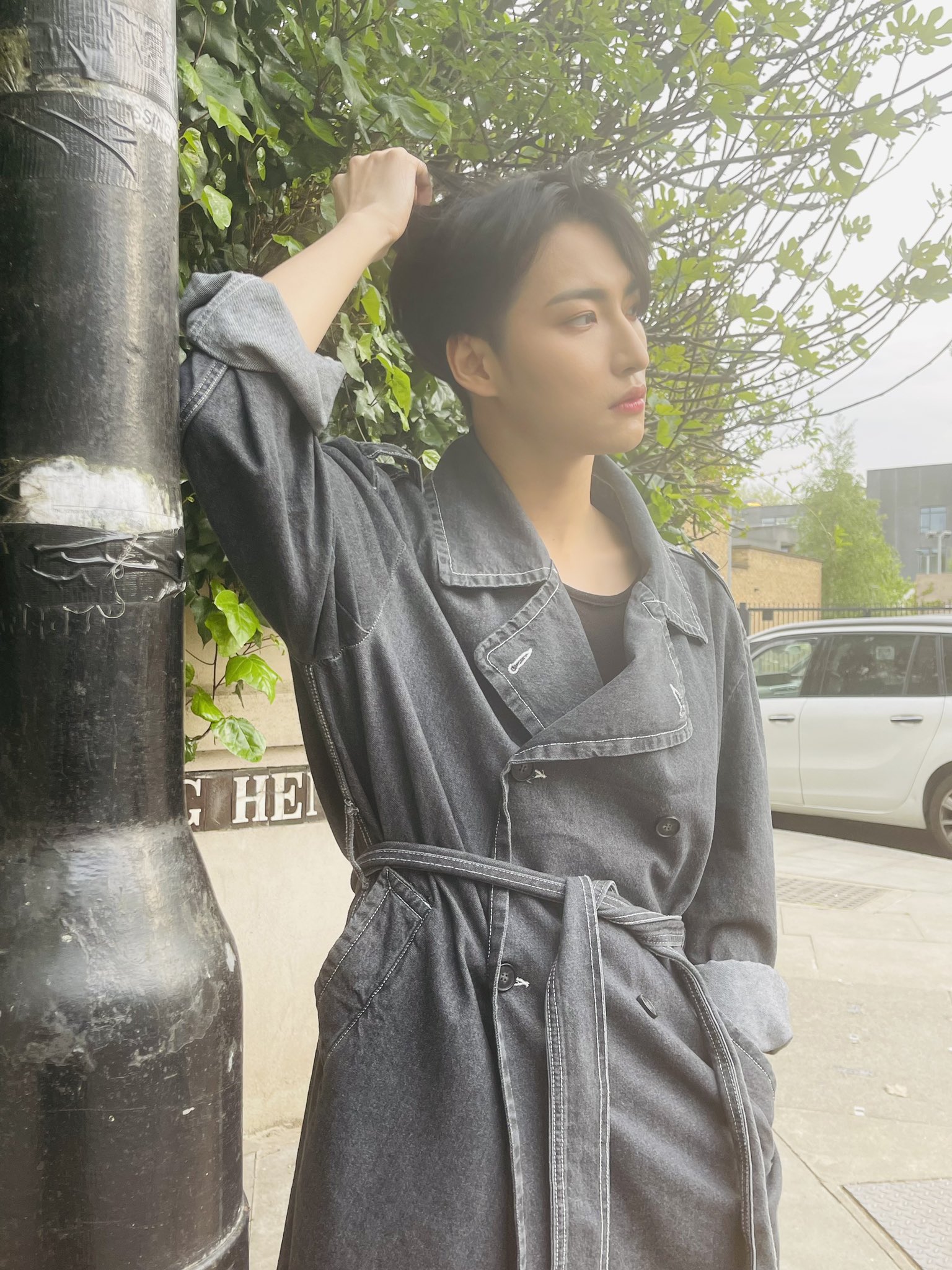 [잡담] 옷 진짜 본인스럽게 입어 | 인스티즈