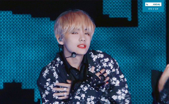 [잡담] 뷔 똑같이 화려한 스타일링인데 예전이랑 미묘하게 분위기 달라진거... | 인스티즈