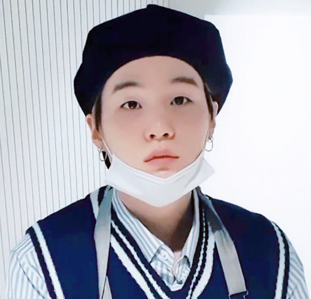 [잡담] 슈가 볼 진짜 딱 한번만 만져보고싶다.... | 인스티즈