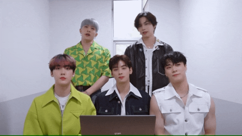 [잡담] 아스트로 신곡 뮤비 리액션 하는 아스트로 | 인스티즈