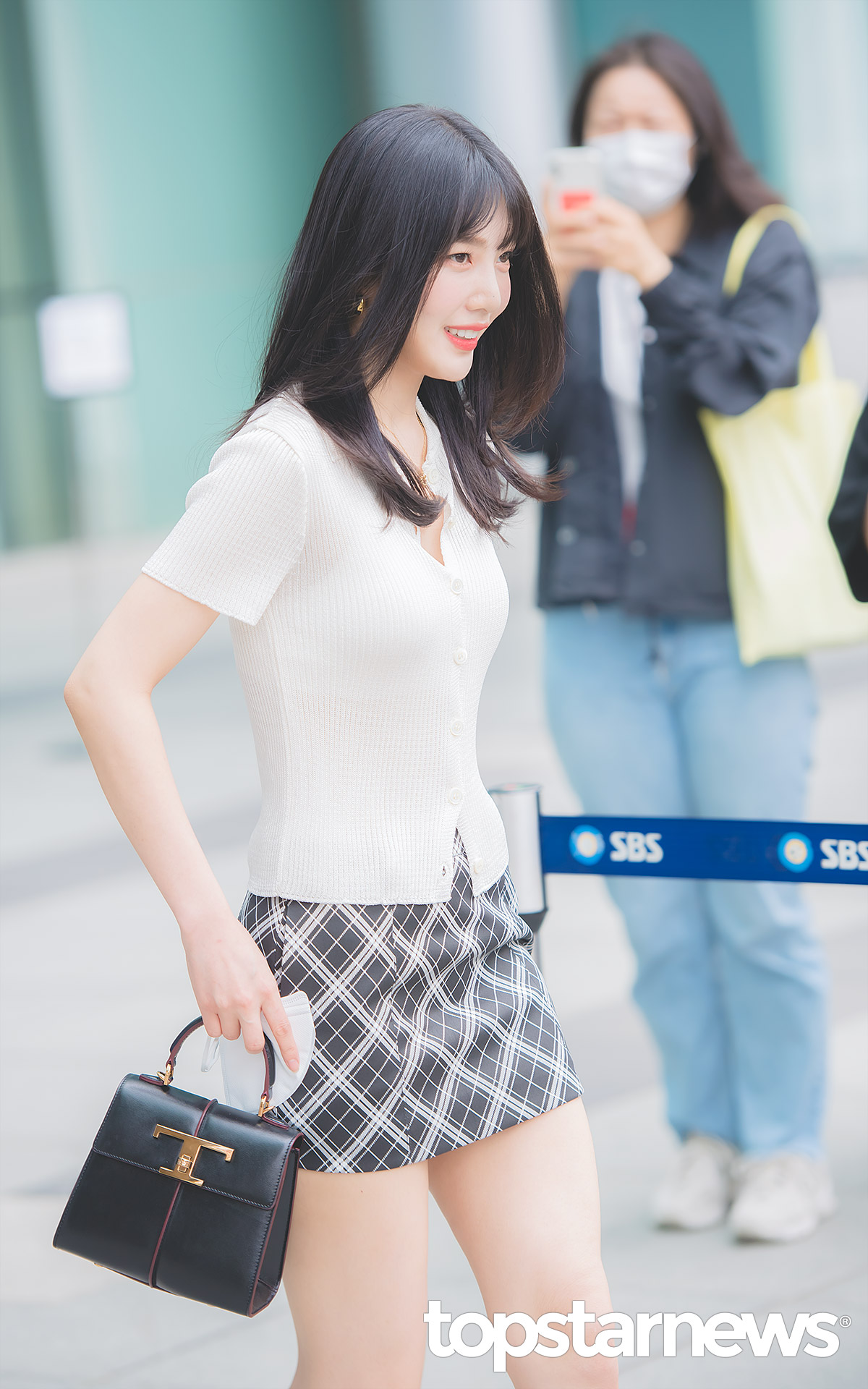 [잡담] 조이 오늘 진짜 예쁘다ㅠㅠㅠ예뻐예뻐 옷도 얼굴도 다이뻐 | 인스티즈