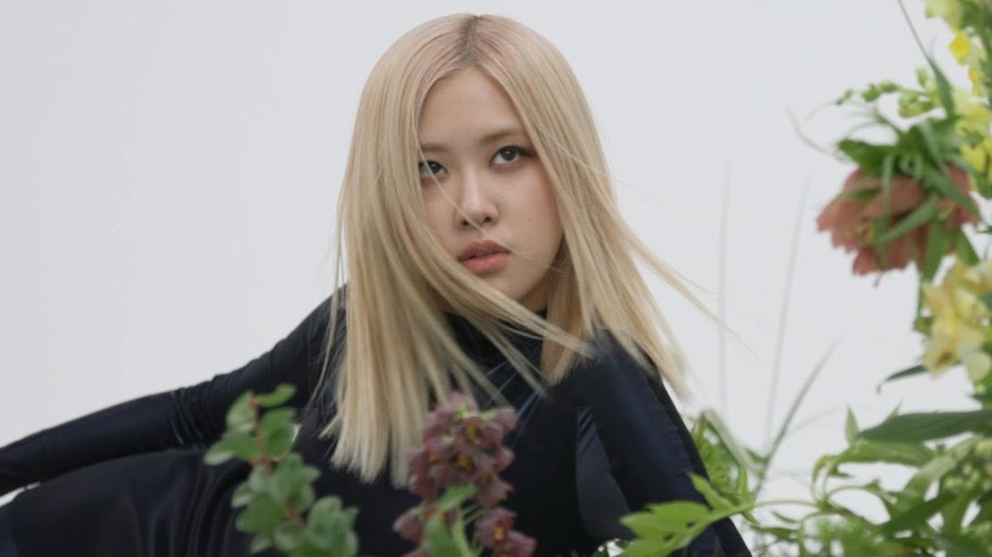 [잡담] 로제는 화보찍을 때마다 눈빛 장난 아니야 | 인스티즈