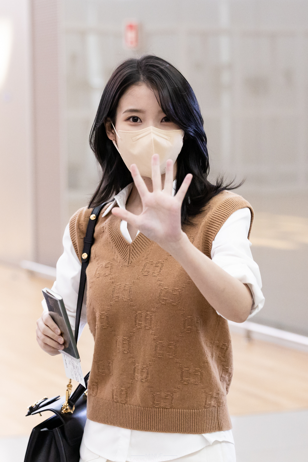 [잡담] 아이유님 이 마스크 정보 아는사람 ㅠㅠ | 인스티즈