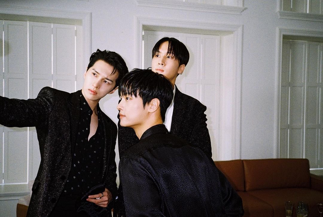 [잡담] 데뷔 10년차 아이돌 사진 볼래? | 인스티즈