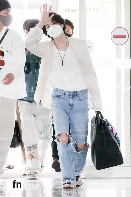 [잡담] 방탄 슈가 오늘 착장 넘 좋다...하... | 인스티즈