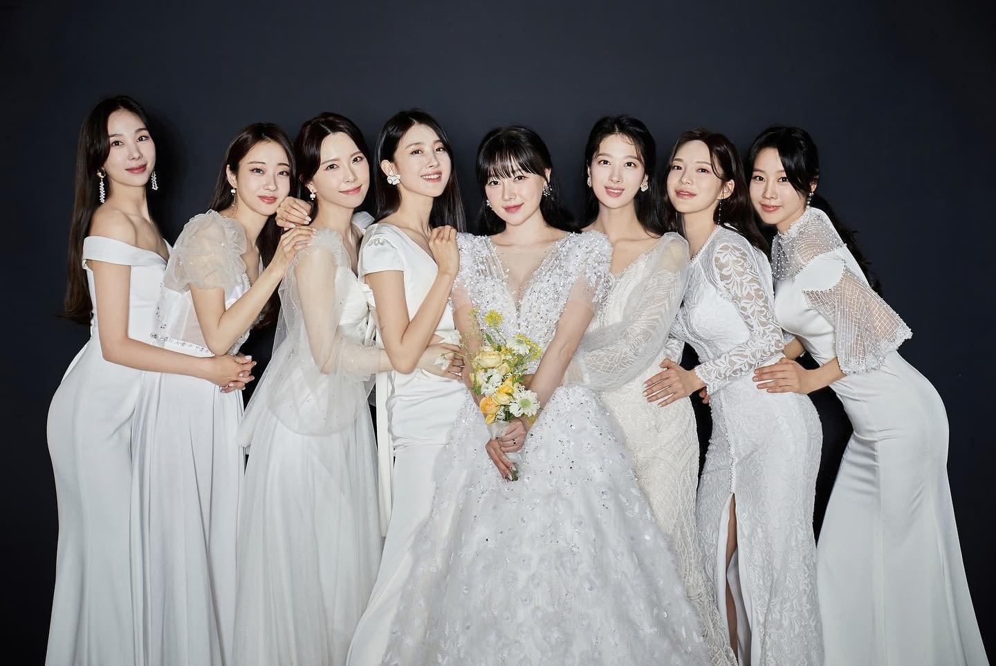 [잡담] 와 나뮤 금조 결혼한다고 같이 사진 찍은거봐 | 인스티즈