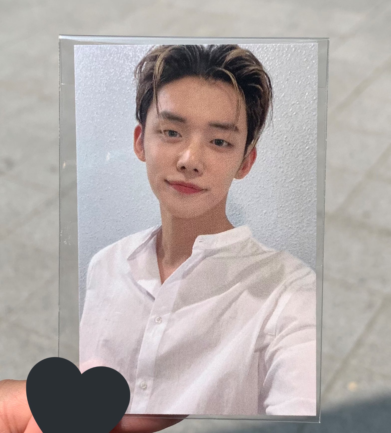 [잡담] 와 진짜 가혹하다... 연준엠씨 공방포카 여러갠데 다 개예뻐 | 인스티즈