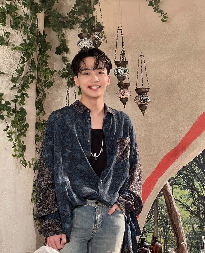 [잡담] 윤정한 자꾸 인스타에 바부다람지 같은 사진 올릴래 | 인스티즈