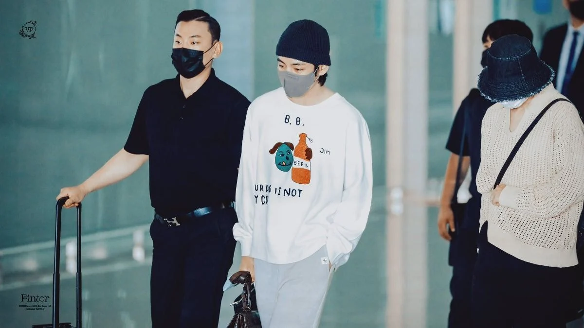 [잡담] 근데 뷔 맨투맨 군침이 싹 도는 걔 같아 | 인스티즈