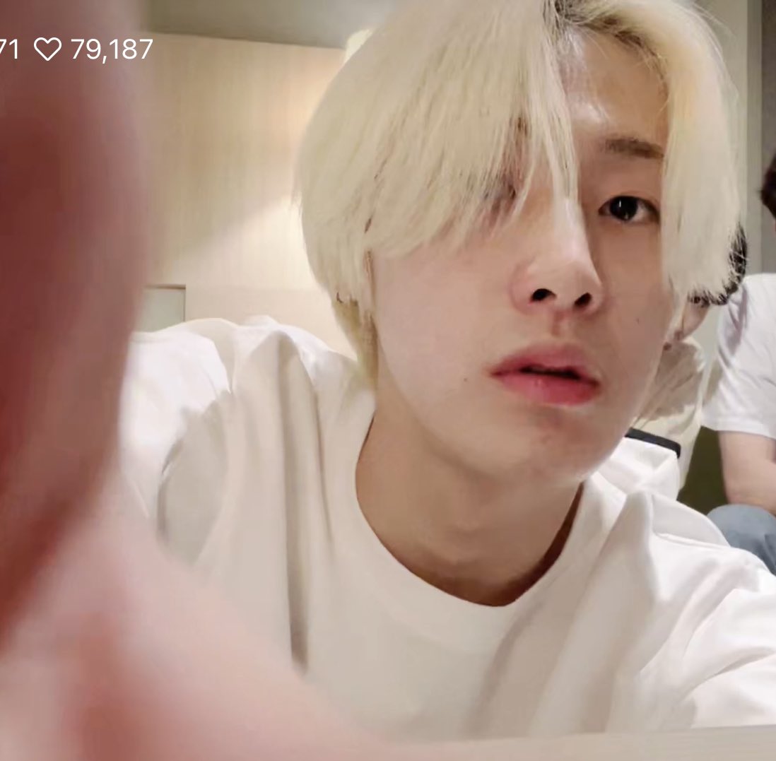 [잡담] 최애 강경장발단이었는데 어제 머리 자르고 첫브이앱 이후로 돌아섰음 | 인스티즈