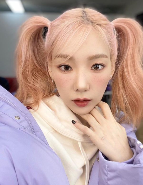 [잡담] 태연 이 머리는 무슨 색으로 염색한 걸까 | 인스티즈