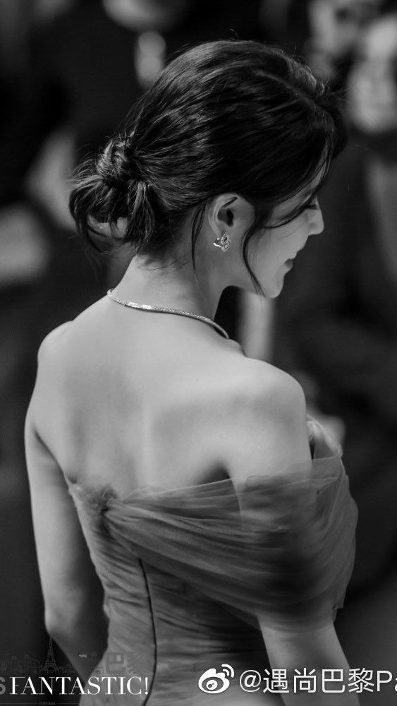 [잡담] 아니.... 아이유 칸 흑백사진 레전드 찍음 | 인스티즈