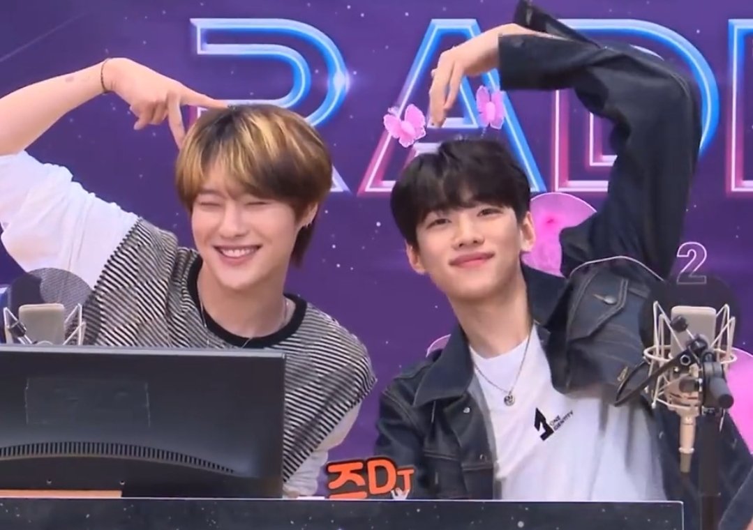 [잡담] 재찬이 이거 약간 오닥구 하트 느낌 ㅋㅋㅋㅋㅋㅋㅋㅋㅋㅋㅋㅋㅋㅋㅋㅋㅋㅋㅋㅋㅋㅋㅋㅋ | 인스티즈