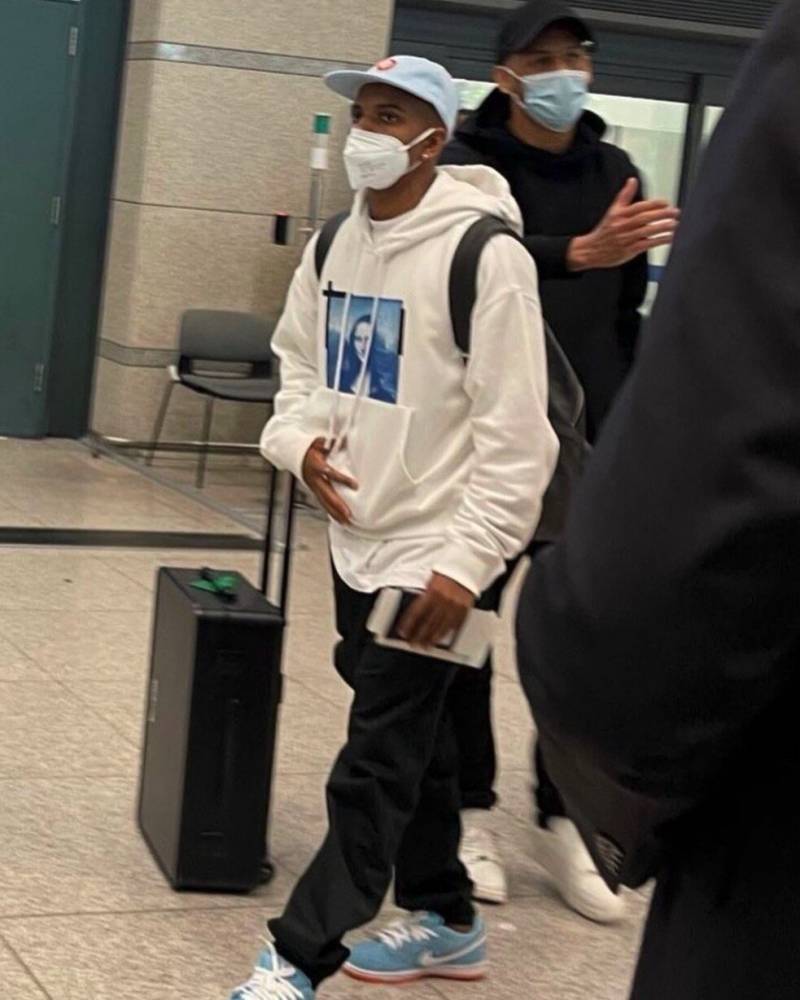 오 브라질 축구 선수들(레알 리버풀) 몇명 더 한국 입국함 | 인스티즈