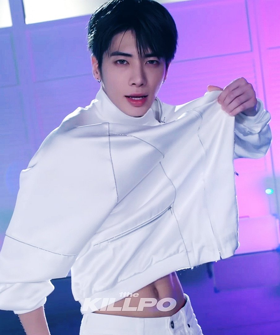 [잡담] 강태현 이 얼굴에 복근까지 있는 거 개좋아 | 인스티즈