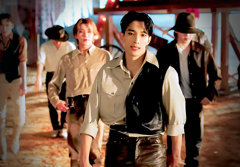 [잡담] 세븐틴 도겸 쓰리피스 제일 잘 어울리는 | 인스티즈