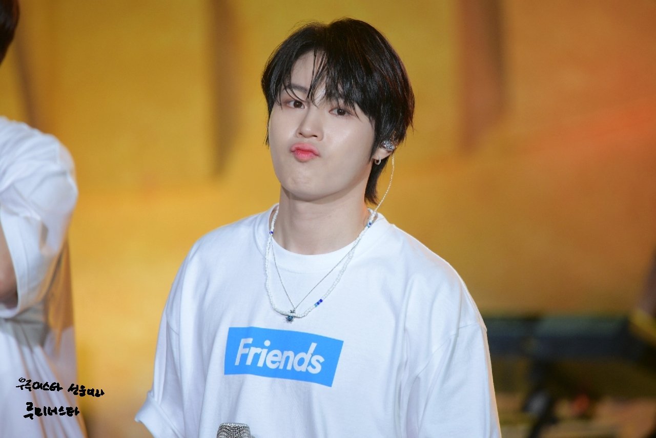 [잡담] 하성운 오늘 얼굴 미치겠다 진짜 | 인스티즈