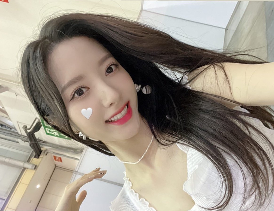 [잡담] 오늘 보나 진짜 예쁘다.. | 인스티즈