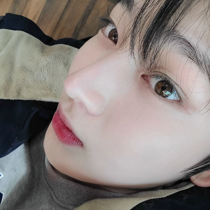 [잡담] 엔하이픈 선우 피부 하얀거랑 동공밝은거 잘보이는사진좀 더줘ㅠㅠ | 인스티즈