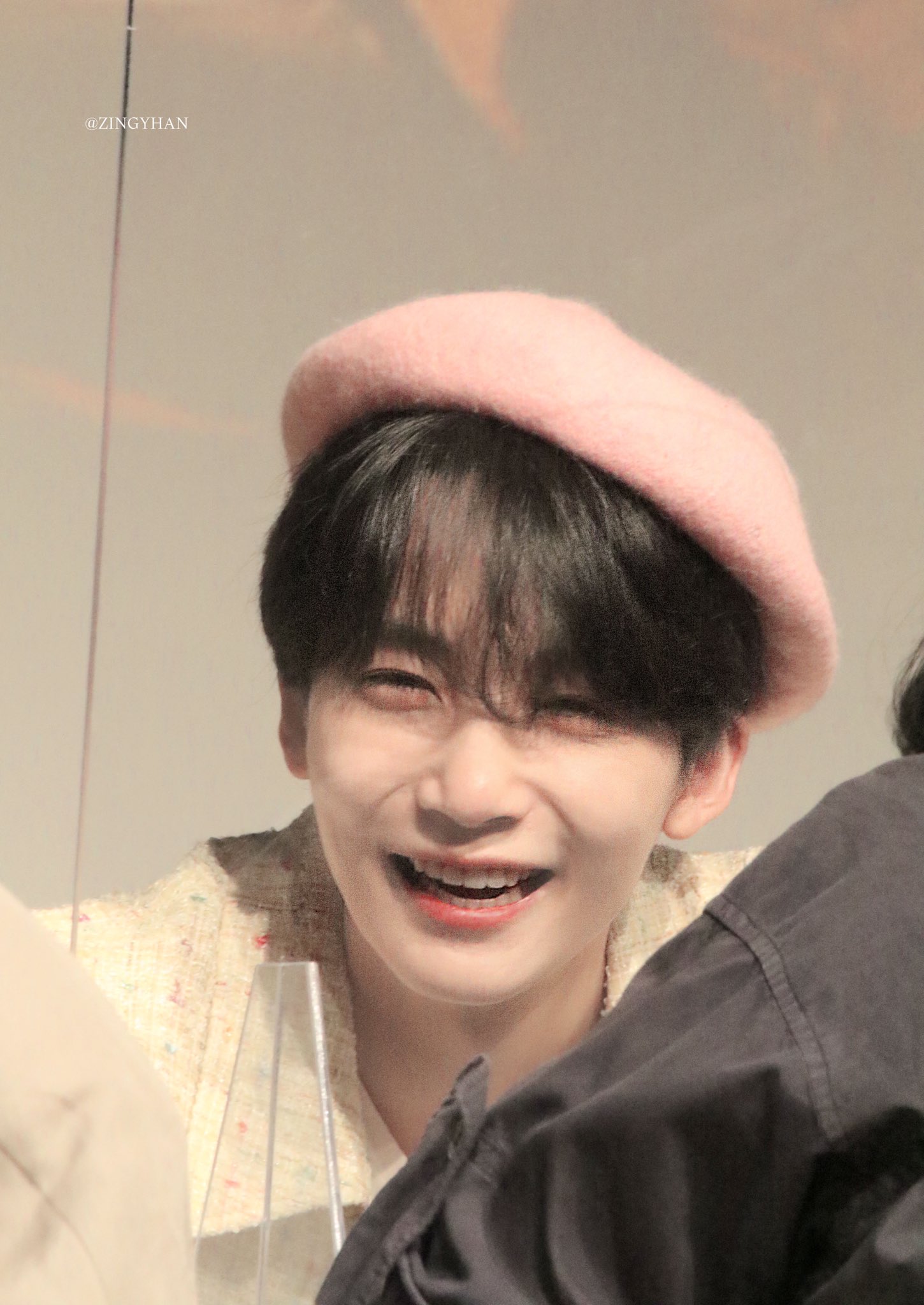 [잡담] 정한이 핑크베레모 고화질 여태 뜬거 갖고왔슴다.. | 인스티즈