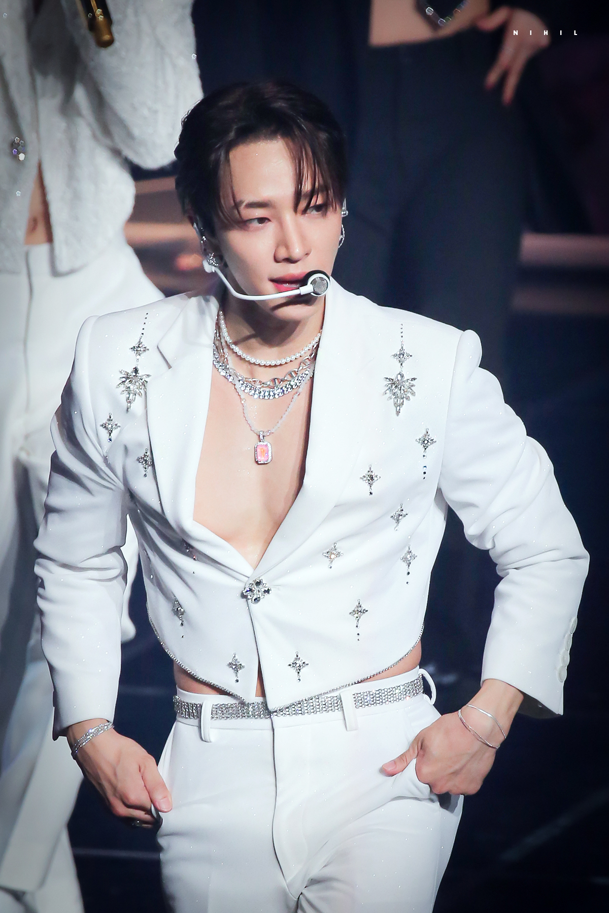 [잡담] 하이라이트 콘서트 의상 예쁘네 | 인스티즈