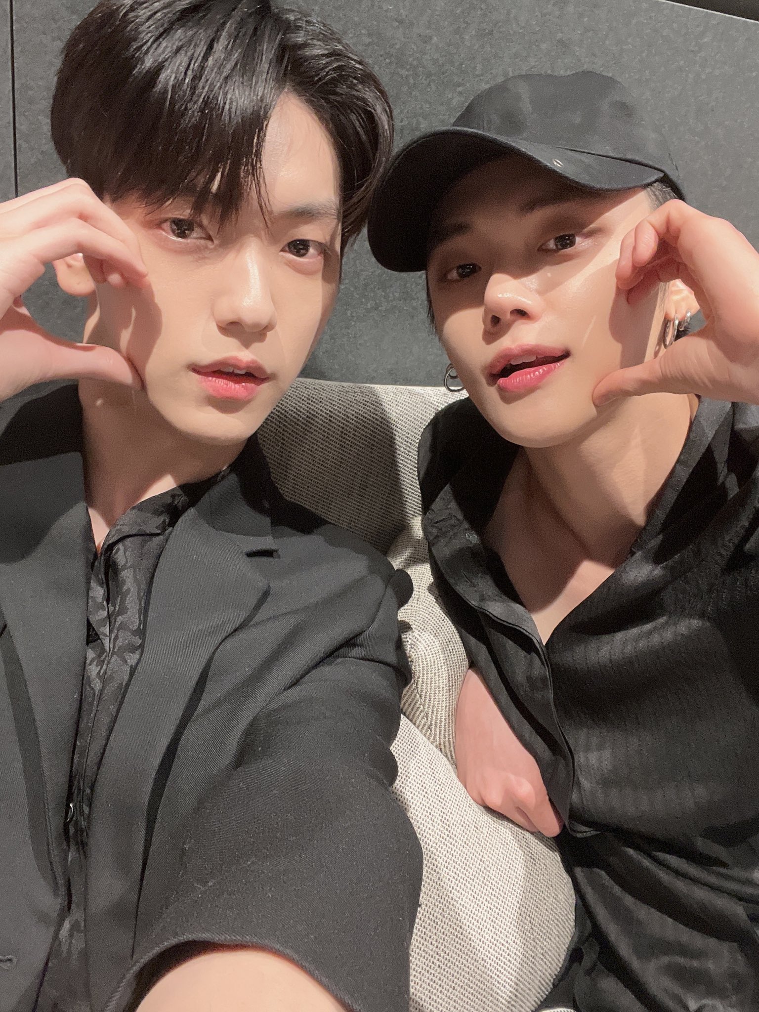 [잡담] 투바투들아 합조아즈 닉주디즈 형아즈 셀카가 드디어 | 인스티즈