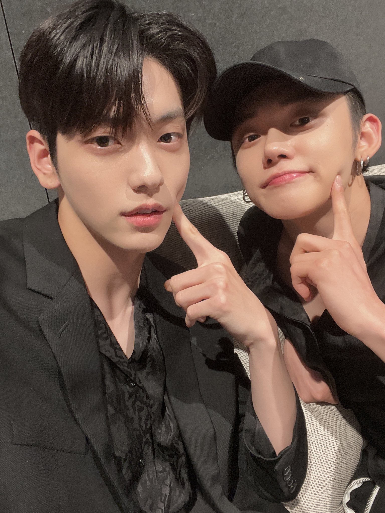 [잡담] 투바투들아 합조아즈 닉주디즈 형아즈 셀카가 드디어 | 인스티즈