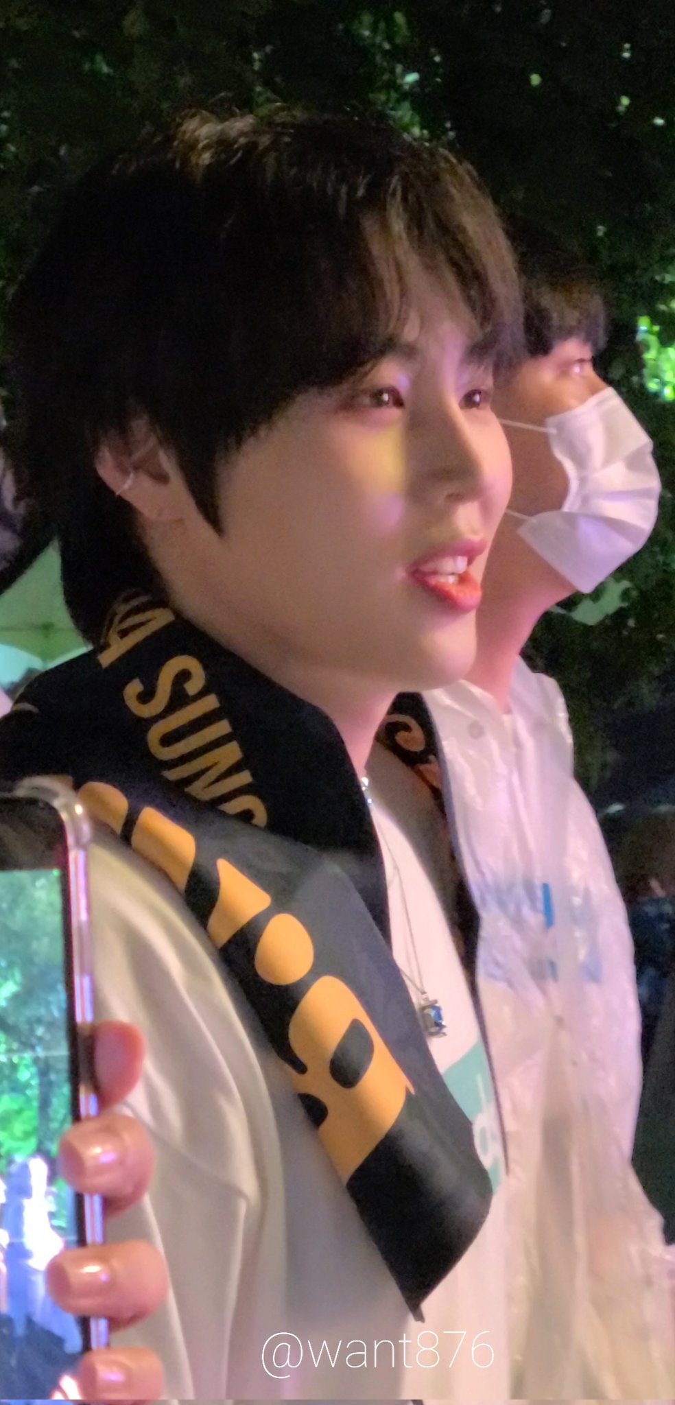 [잡담] 몰래 관객석으로 온 하성운•• 그리고 폰카 | 인스티즈