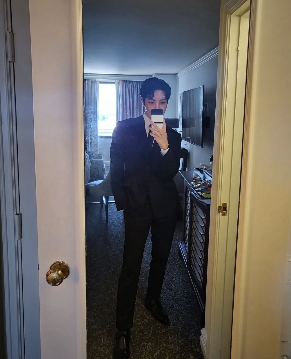 [잡담] 내남자 저기서 뭐하니? | 인스티즈